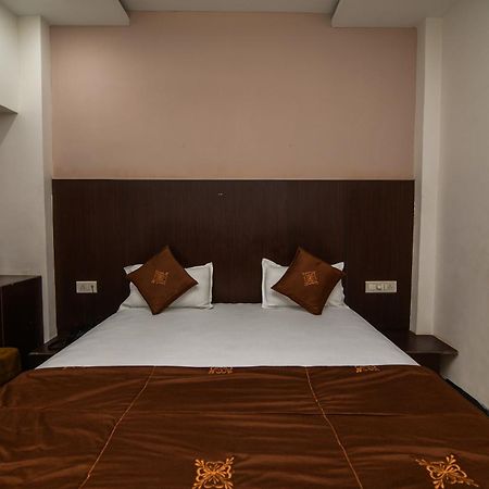 Shree Ram Hotel Удджайн Экстерьер фото